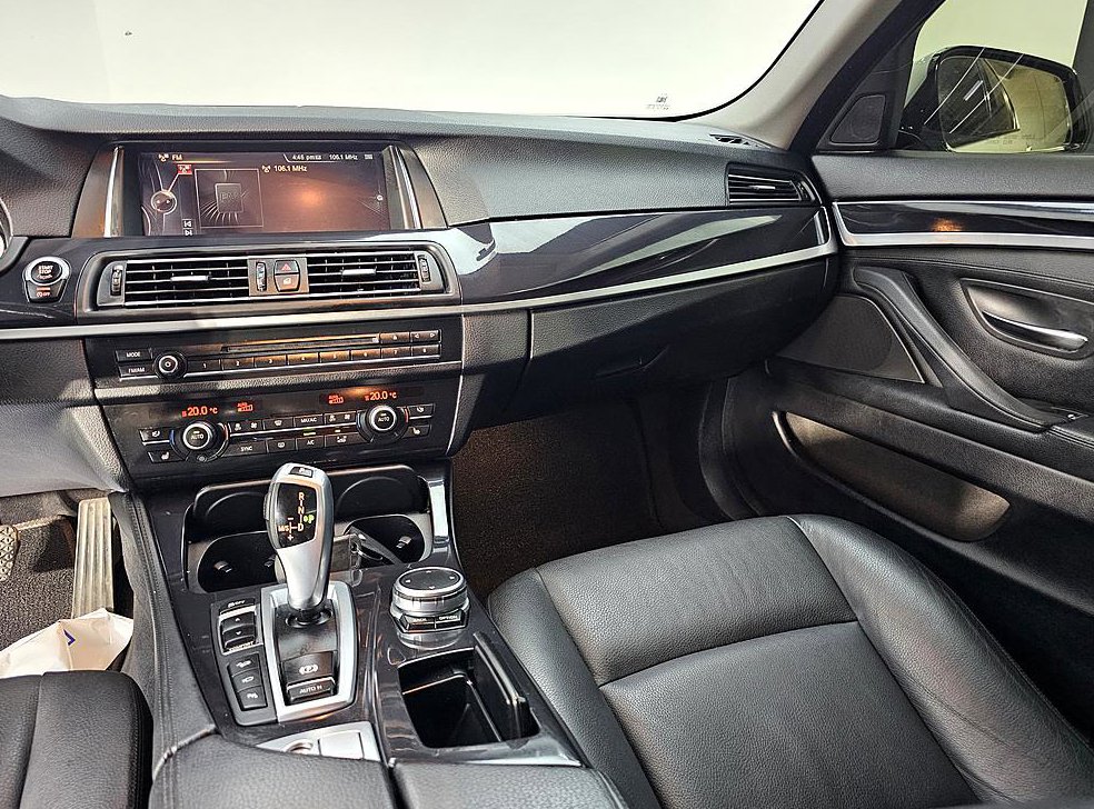 BMW 5시리즈 520d xDrive M 에어로다이나믹 프로 사진 10