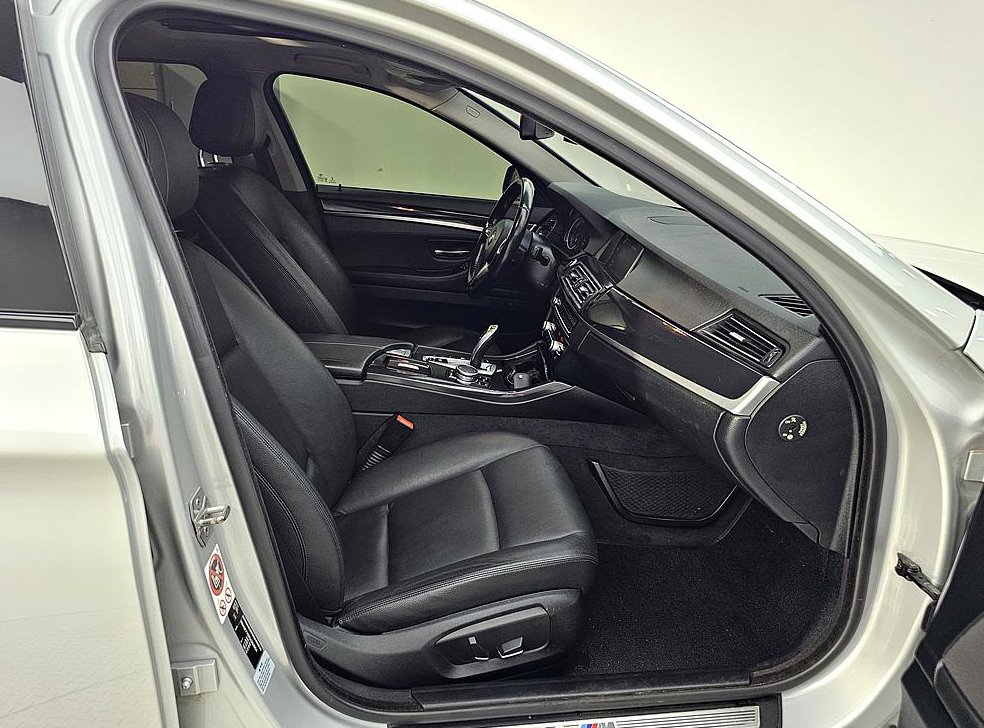 BMW 5시리즈 520d xDrive M 에어로다이나믹 프로 사진 11