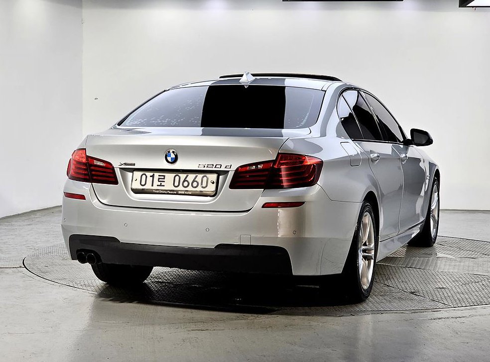 BMW 5시리즈 520d xDrive M 에어로다이나믹 프로 사진 3