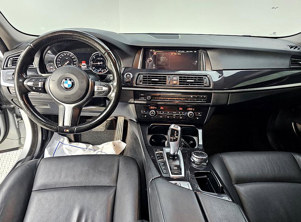 BMW 5시리즈 520d xDrive M 에어로다이나믹 프로 사진 5
