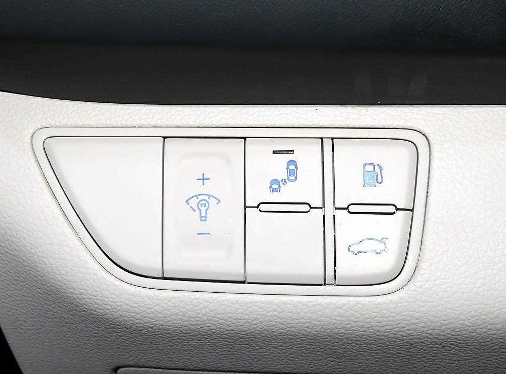 제네시스 G70 2.0T AWD 사진 14