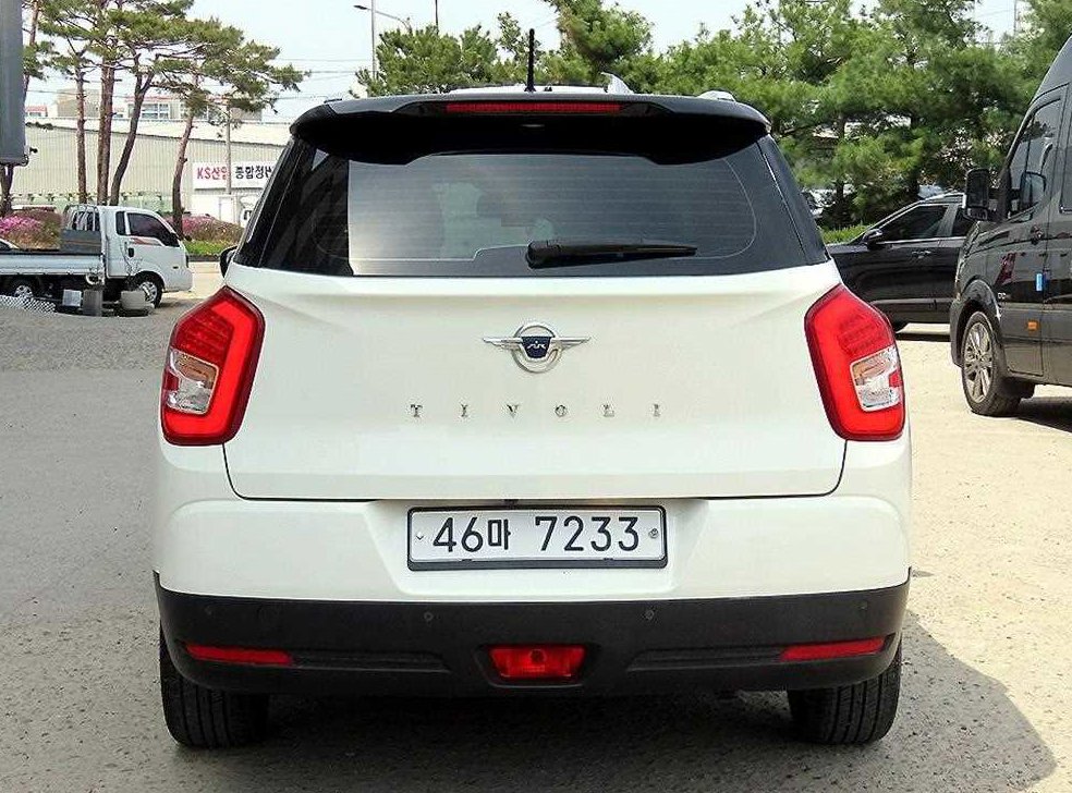 KG모빌리티(쌍용)  티볼리 2WD 디젤 1.6 IX 사진 4
