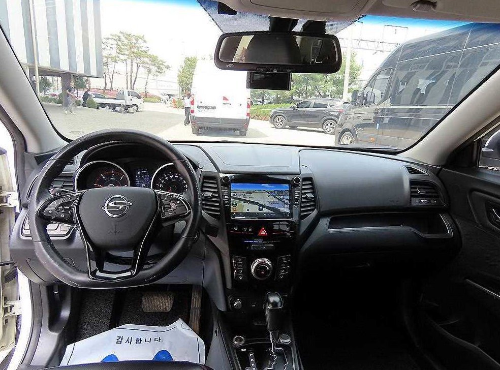 KG모빌리티(쌍용)  티볼리 2WD 디젤 1.6 IX 사진 7