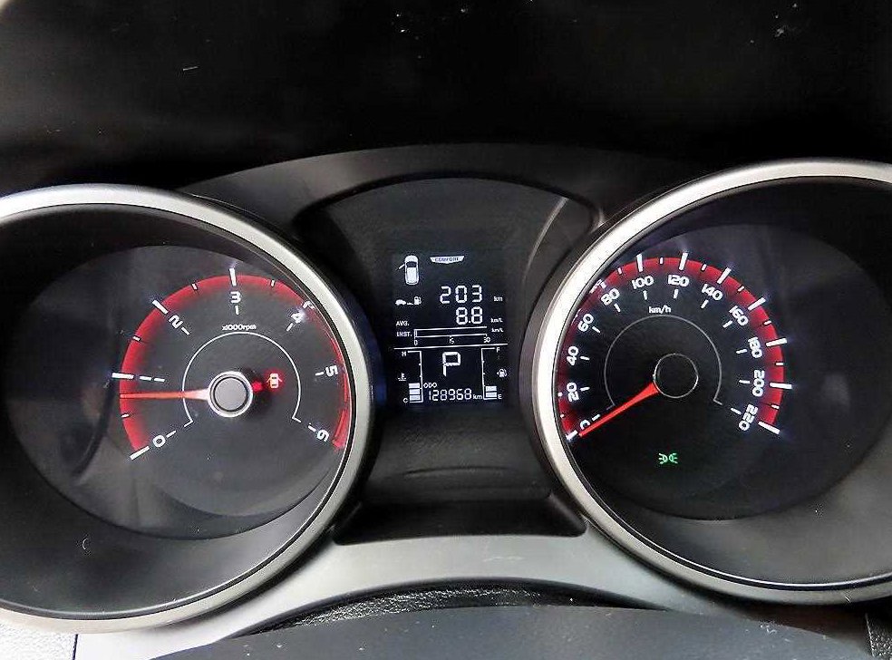 KG모빌리티(쌍용)  티볼리 2WD 디젤 1.6 IX 사진 9