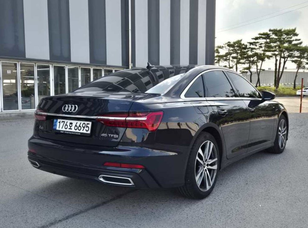 아우디 A6 45 TFSI 프리미엄 사진 6