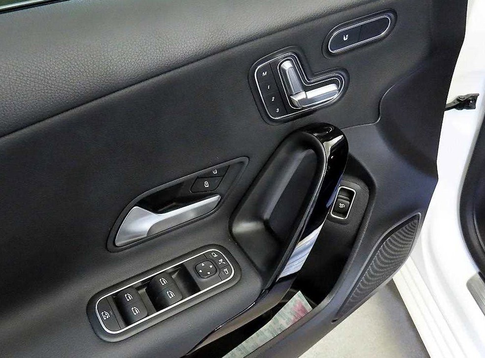 벤츠 A 클래스 A220 세단 사진 13