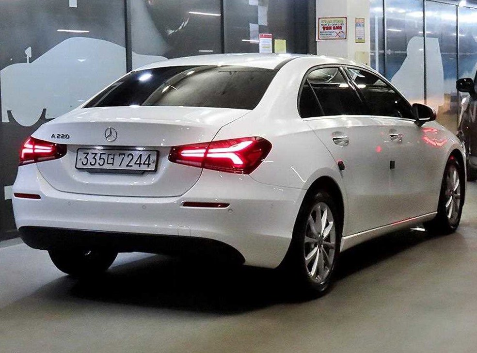 벤츠 A 클래스 A220 세단 사진 4