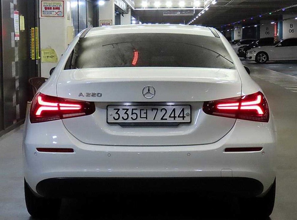 벤츠 A 클래스 A220 세단 사진 5