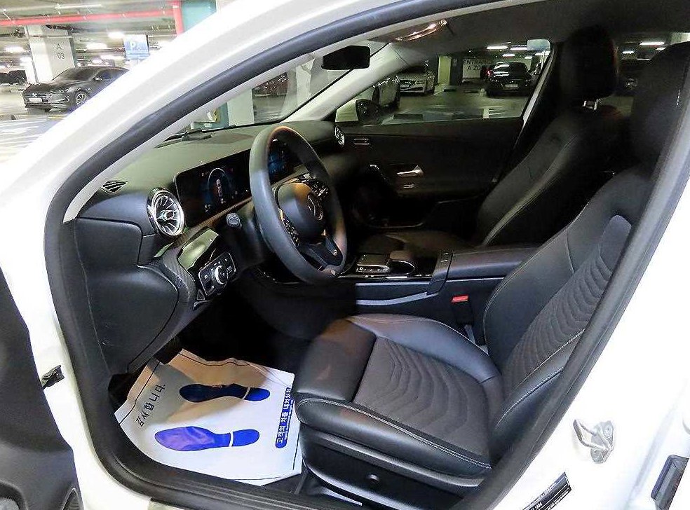 벤츠 A 클래스 A220 세단 사진 6