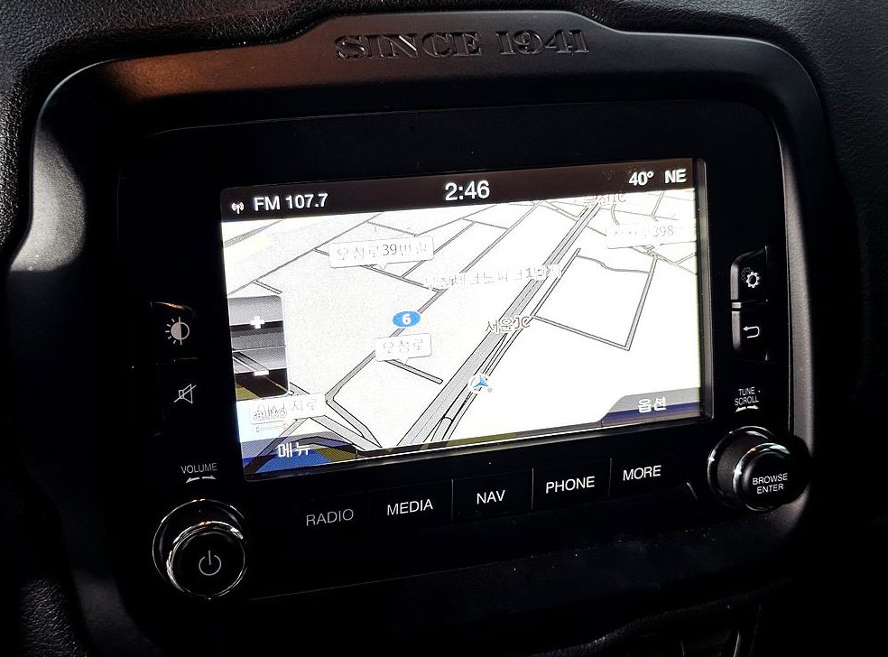 지프 레니게이드 2.0 디젤 리미티드 AWD 사진 13
