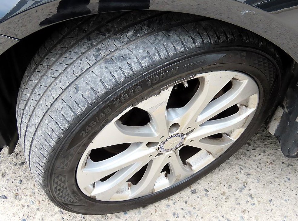벤츠 E 클래스 E220d 4MATIC 익스클루시브 사진 20