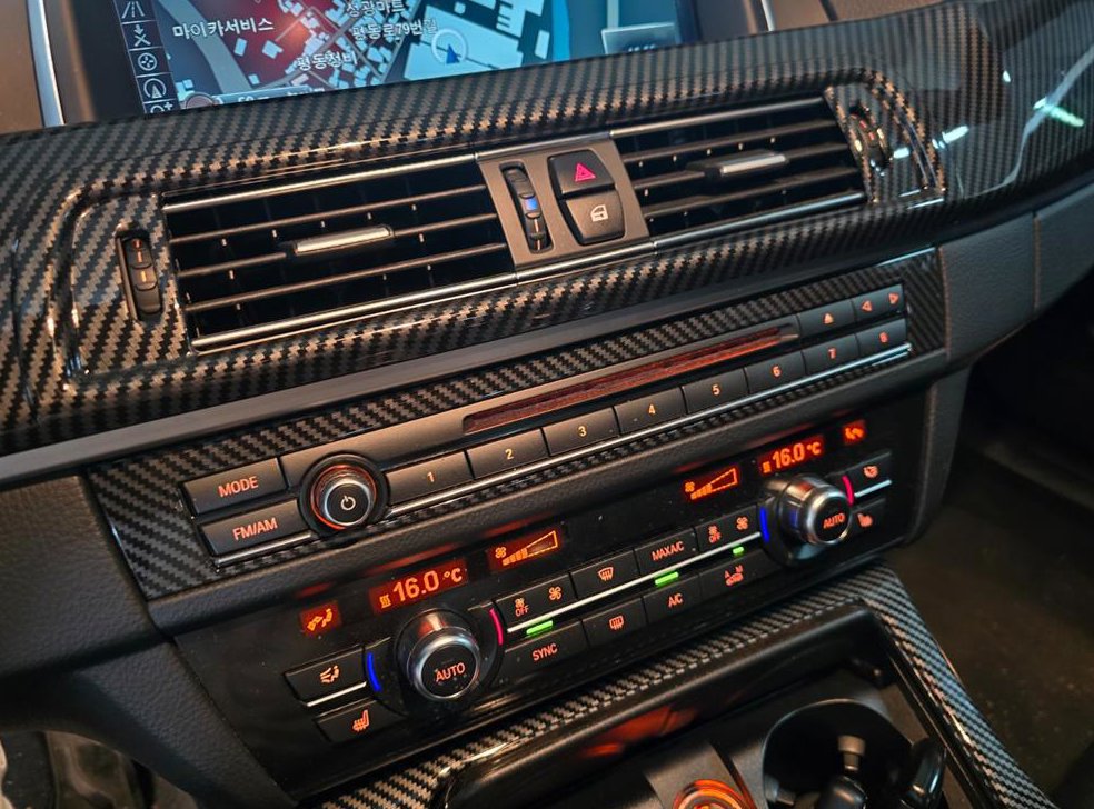 BMW 5시리즈 528i xDrive M 에어로 다이나믹 사진 10