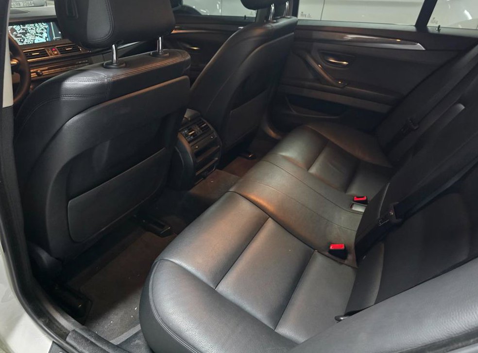 BMW 5시리즈 528i xDrive M 에어로 다이나믹 사진 11