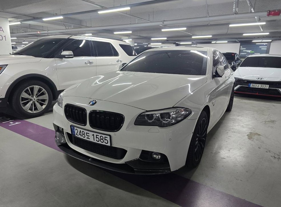 BMW 5시리즈 528i xDrive M 에어로 다이나믹 사진 3