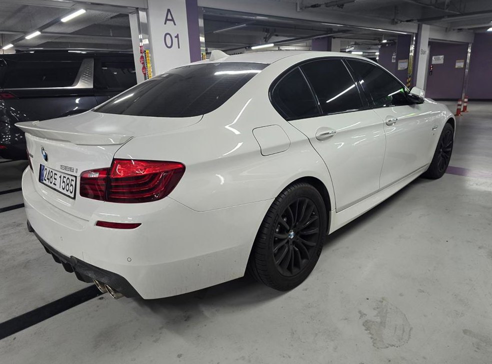 BMW 5시리즈 528i xDrive M 에어로 다이나믹 사진 4