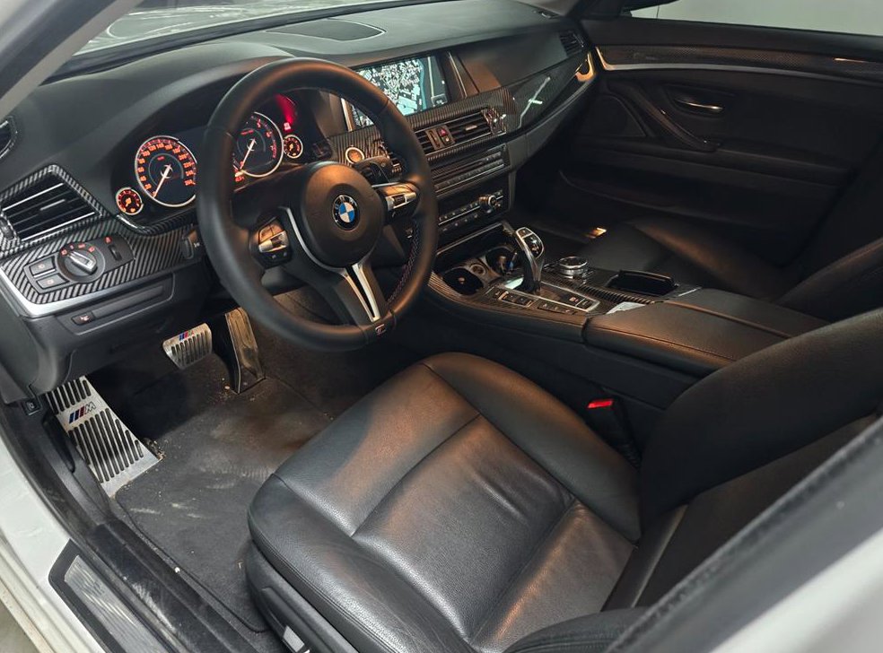 BMW 5시리즈 528i xDrive M 에어로 다이나믹 사진 9