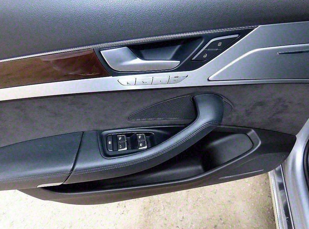 아우디 A8 60 TFSI 콰트로 LWB 사진 15