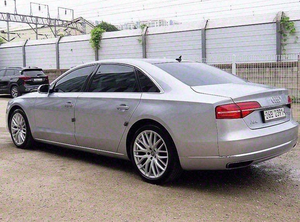아우디 A8 60 TFSI 콰트로 LWB 사진 2
