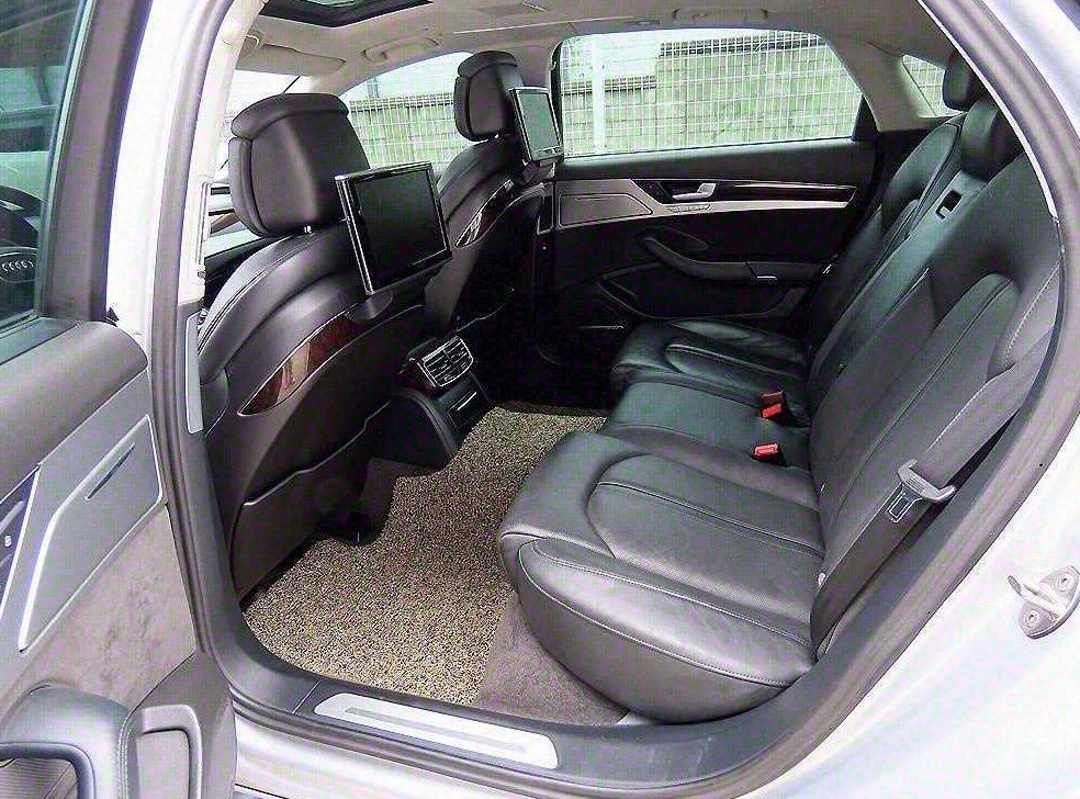 아우디 A8 60 TFSI 콰트로 LWB 사진 6