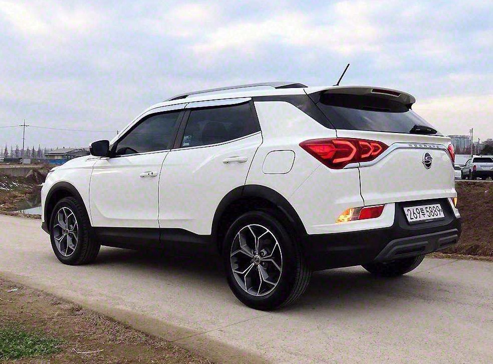 KG모빌리티(쌍용)  코란도 2WD 가솔린 1.5 C5 사진 3