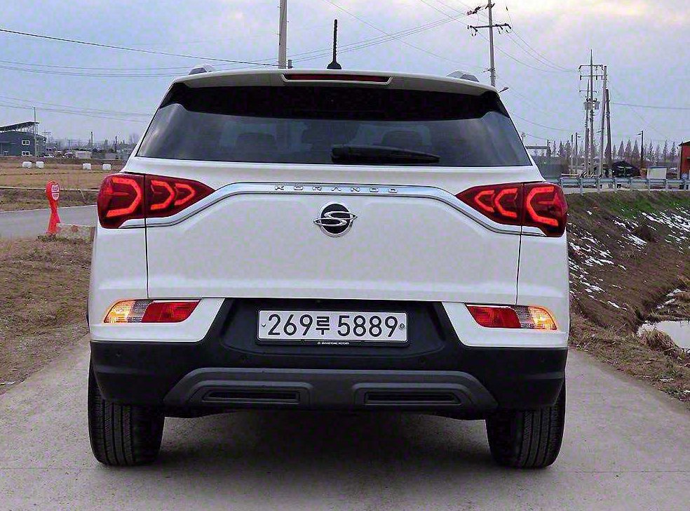 KG모빌리티(쌍용)  코란도 2WD 가솔린 1.5 C5 사진 4