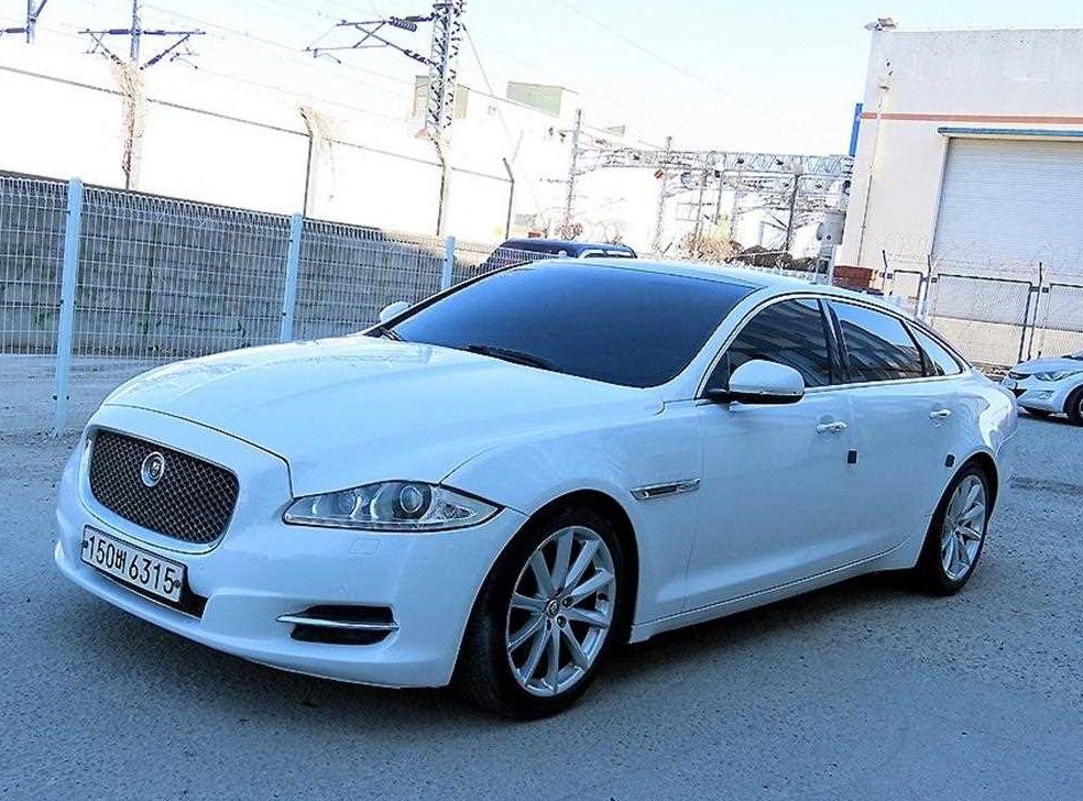 재규어 XJ 3.0D 사진 2