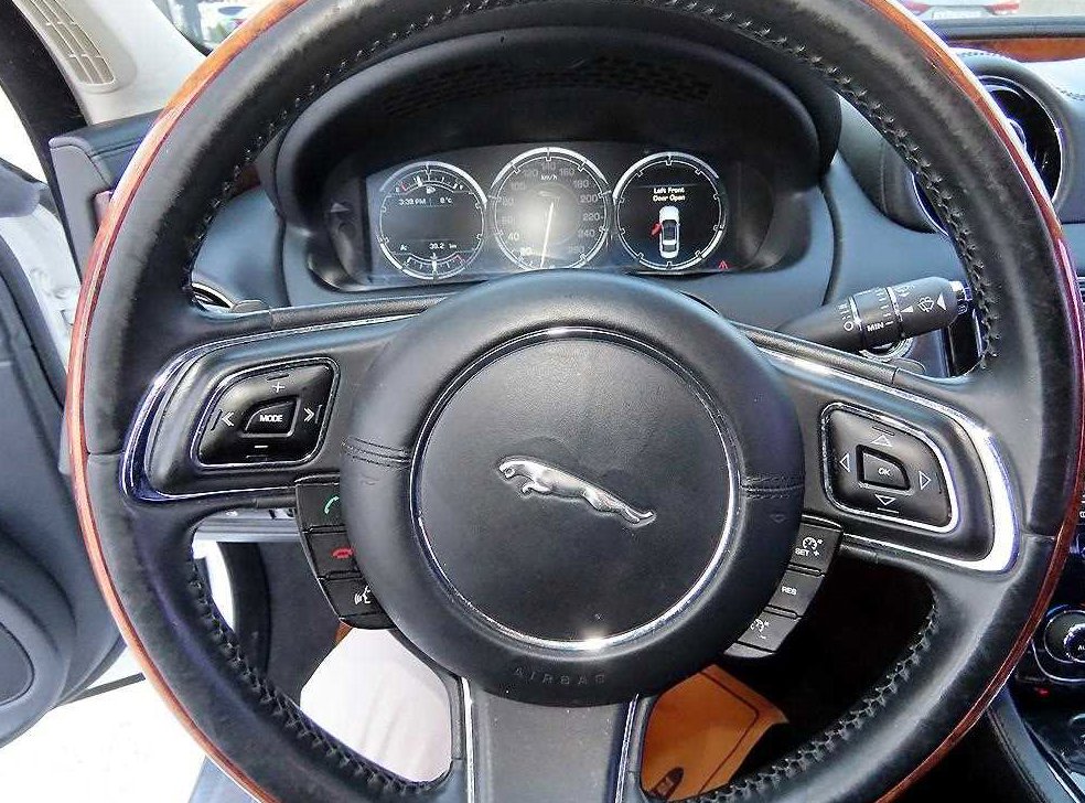 재규어 XJ 3.0D 사진 8