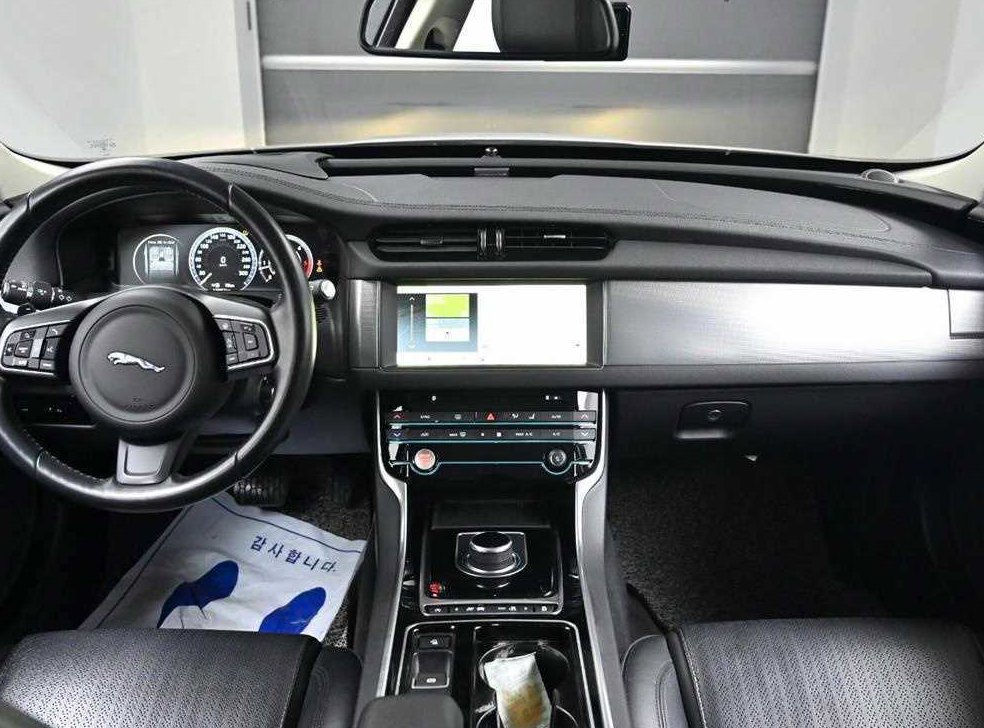 재규어 XF 2.0D 프레스티지 사진 7