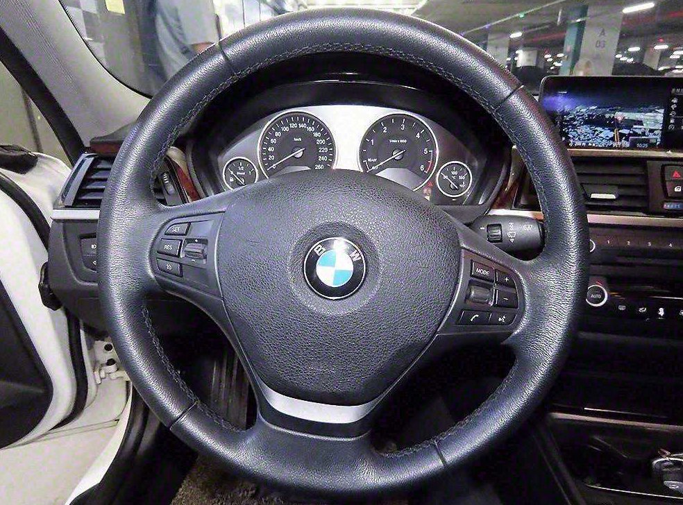 BMW 3시리즈 320d xDrive 사진 8