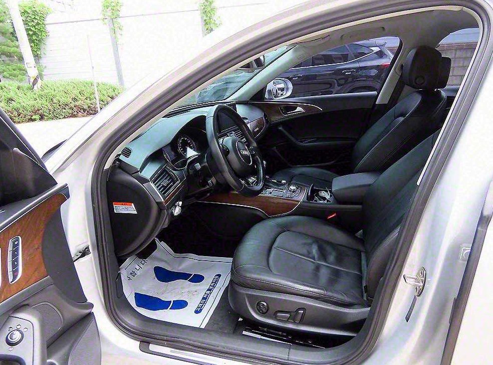 아우디 A6 40 TFSI 콰트로 사진 5