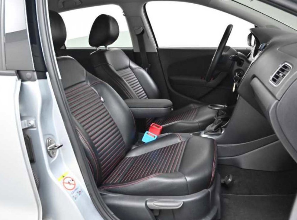 폭스바겐 폴로 1.6 TDI R-LINE 사진 11