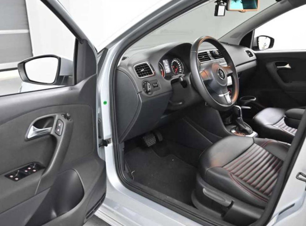 폭스바겐 폴로 1.6 TDI R-LINE 사진 12