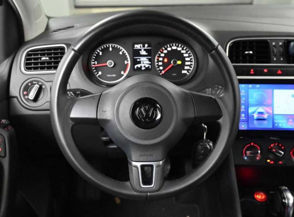 폭스바겐 폴로 1.6 TDI R-LINE 사진 14