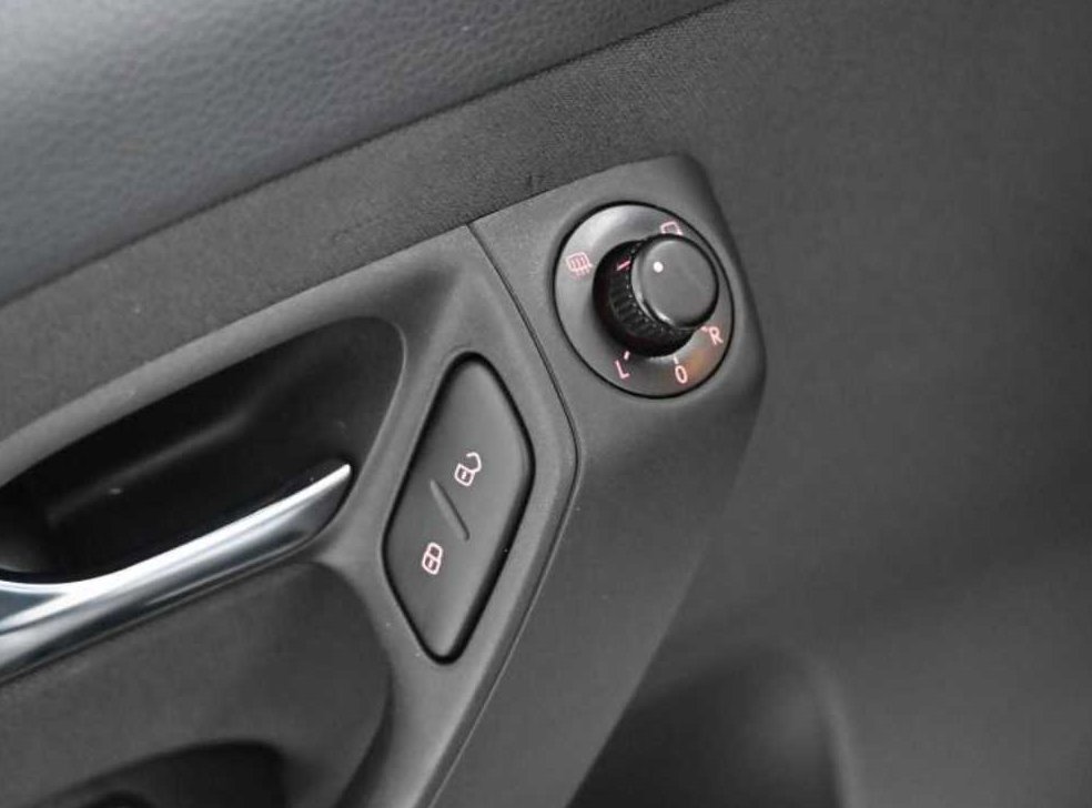 폭스바겐 폴로 1.6 TDI R-LINE 사진 17