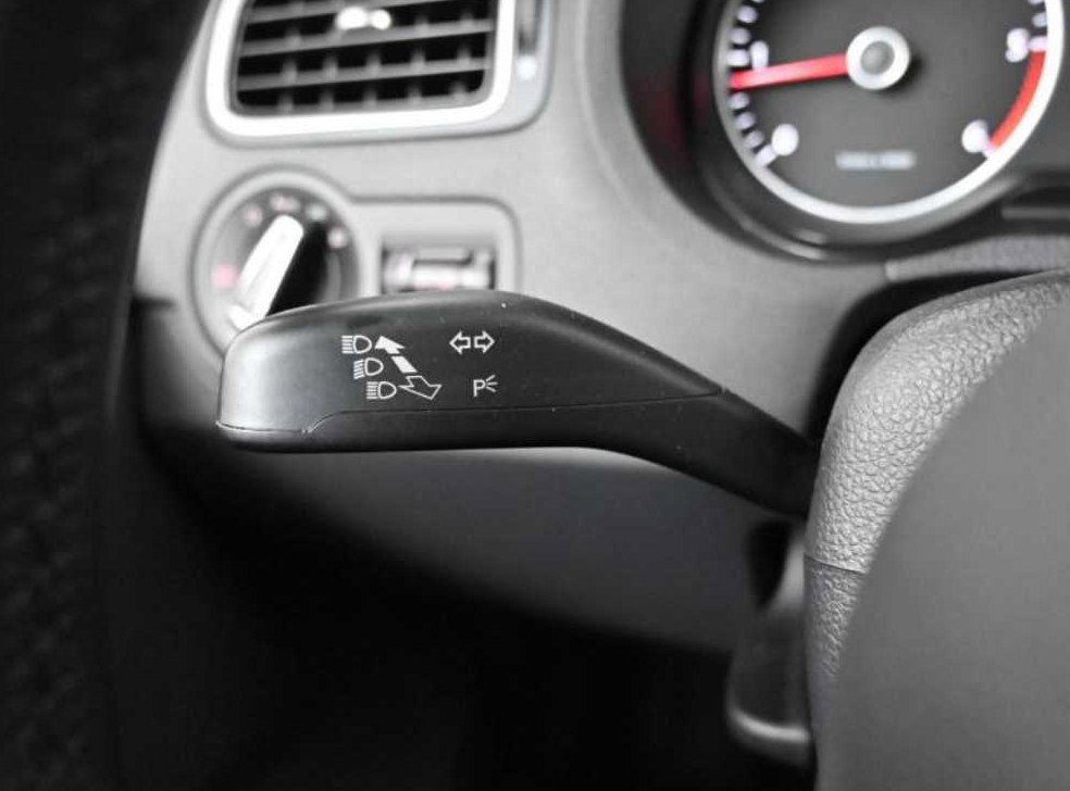 폭스바겐 폴로 1.6 TDI R-LINE 사진 18