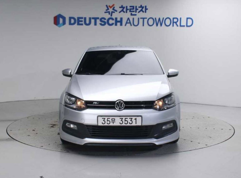 폭스바겐 폴로 1.6 TDI R-LINE 사진 4