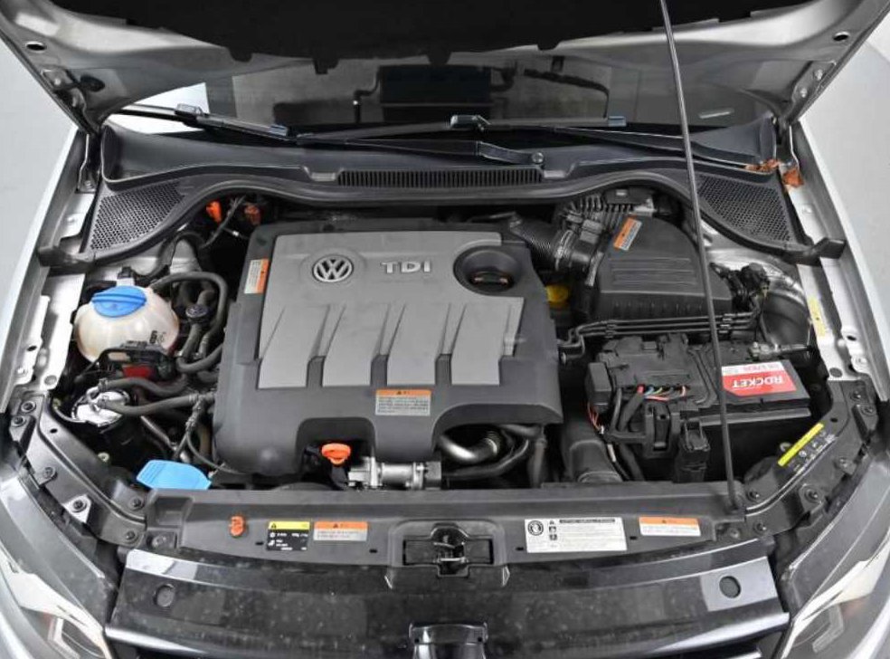 폭스바겐 폴로 1.6 TDI R-LINE 사진 7
