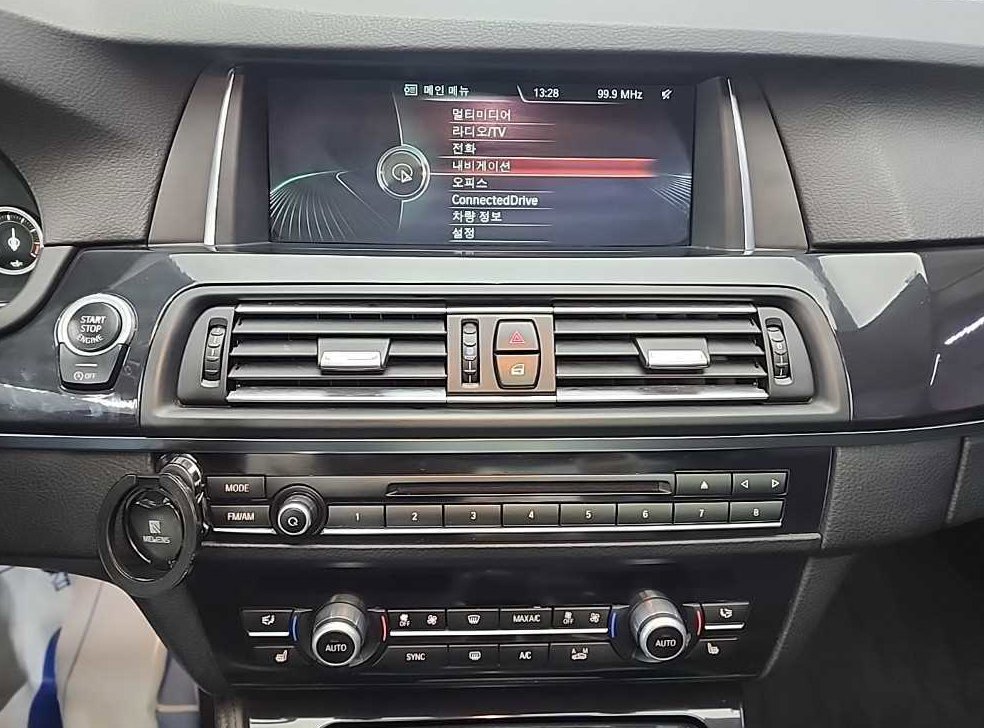 BMW 5시리즈 520d 사진 10