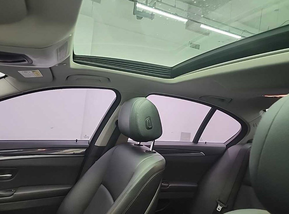 BMW 5시리즈 520d 사진 14