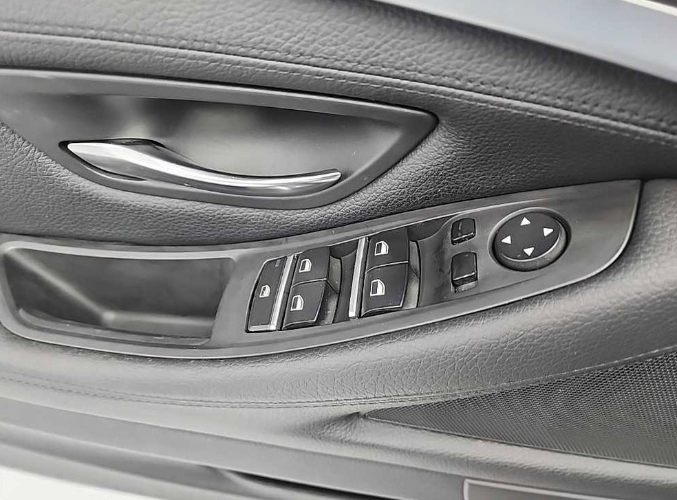 BMW 5시리즈 520d 사진 17
