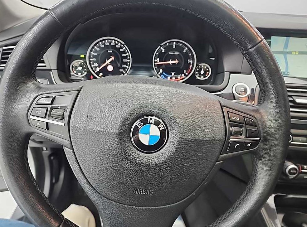 BMW 5시리즈 520d 사진 9