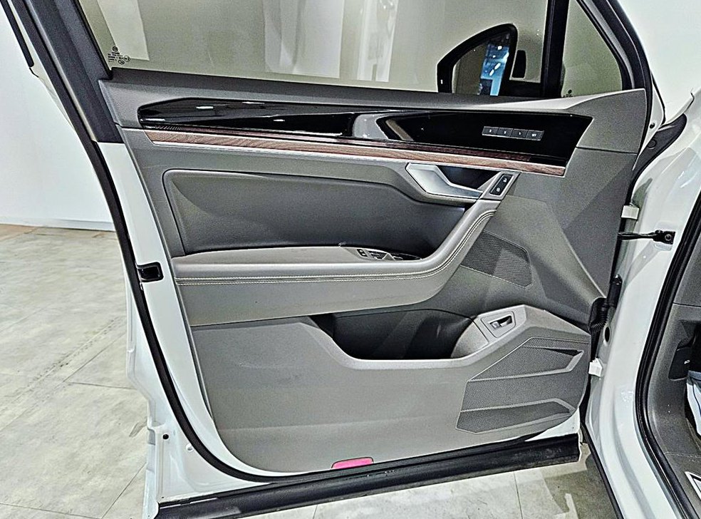 폭스바겐 투아렉 3.0 TDI 프레스티지 사진 6