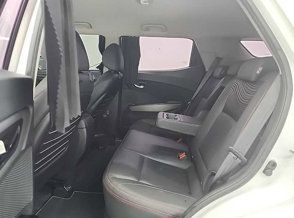 KG모빌리티(쌍용)  티볼리 4WD 디젤 1.6 RX 사진 12
