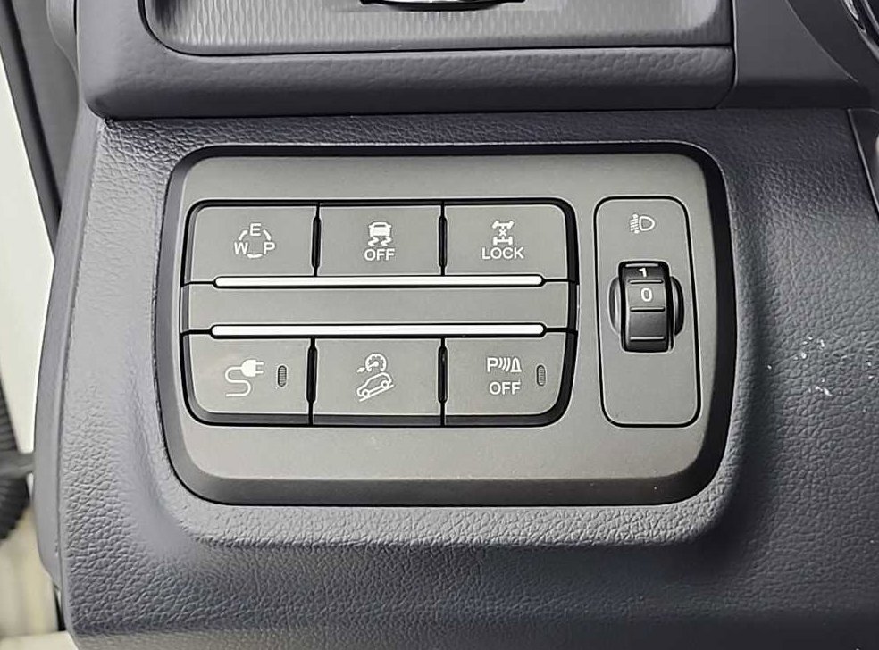 KG모빌리티(쌍용)  티볼리 4WD 디젤 1.6 RX 사진 17