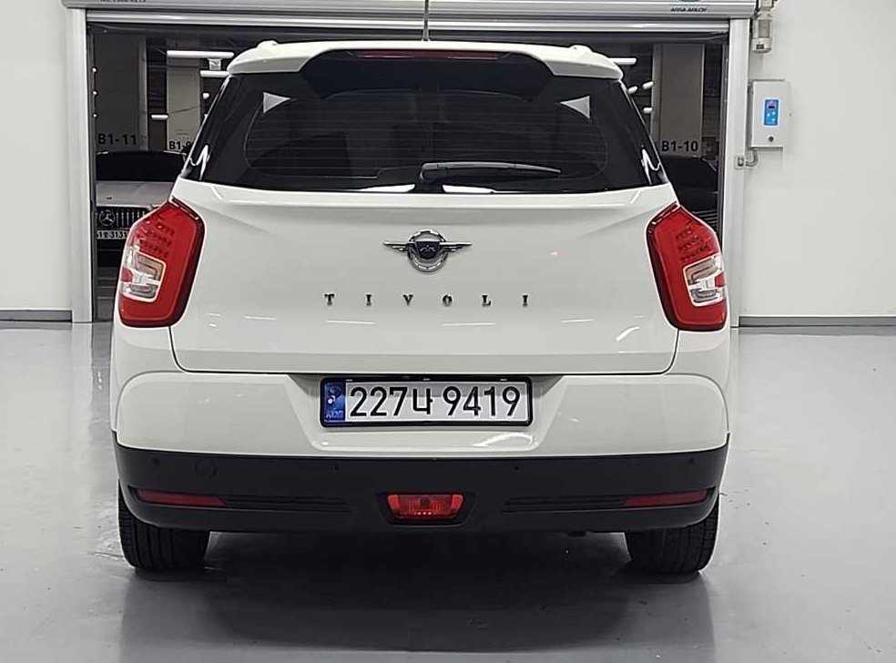 KG모빌리티(쌍용)  티볼리 4WD 디젤 1.6 RX 사진 3
