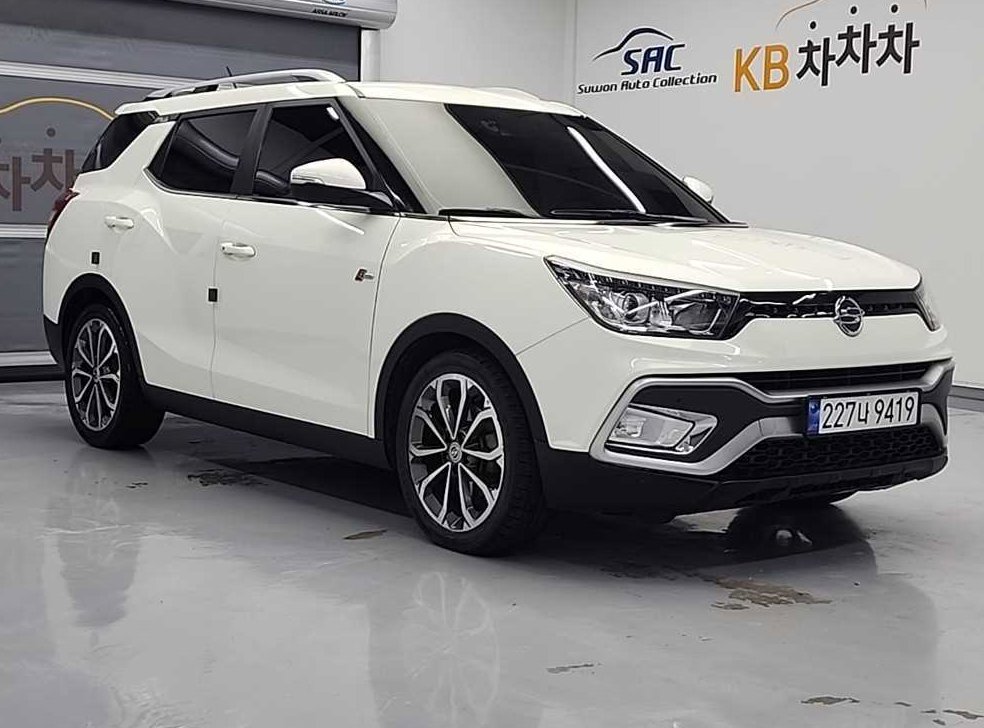 KG모빌리티(쌍용)  티볼리 4WD 디젤 1.6 RX 사진 4