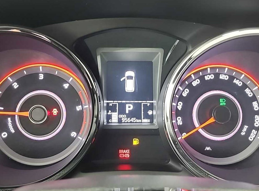 KG모빌리티(쌍용)  티볼리 4WD 디젤 1.6 RX 사진 6
