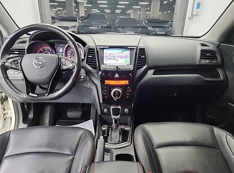 KG모빌리티(쌍용)  티볼리 4WD 디젤 1.6 RX 사진 7