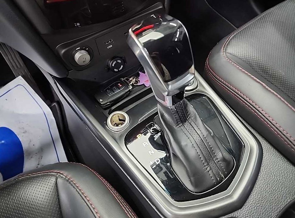 KG모빌리티(쌍용)  티볼리 4WD 디젤 1.6 RX 사진 8