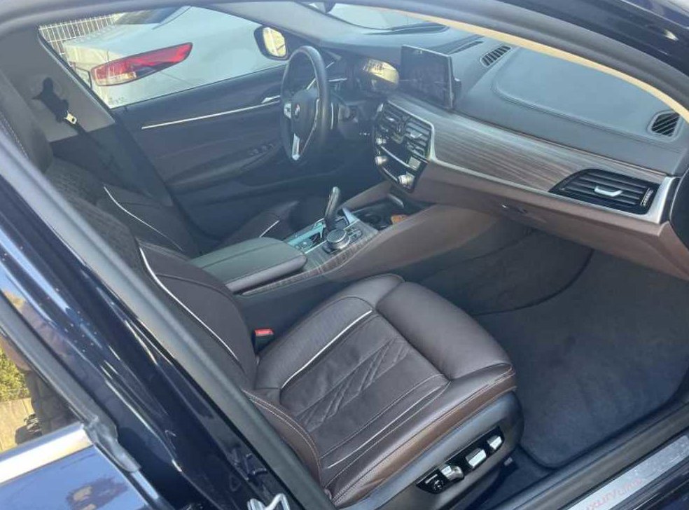 BMW 5시리즈 520d 럭셔리 플러스 사진 17